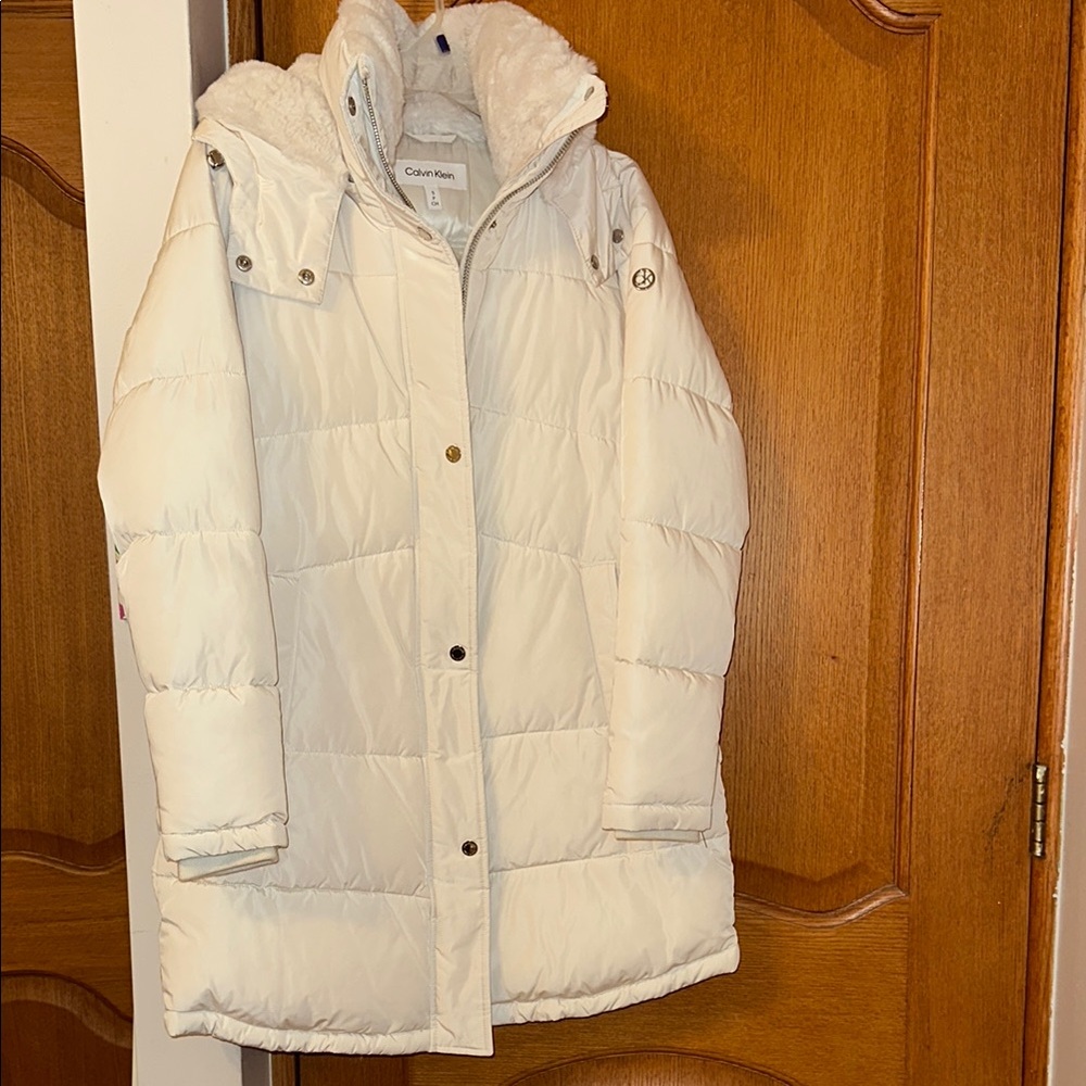 Calvin Klein Women's White Puffer Jacket